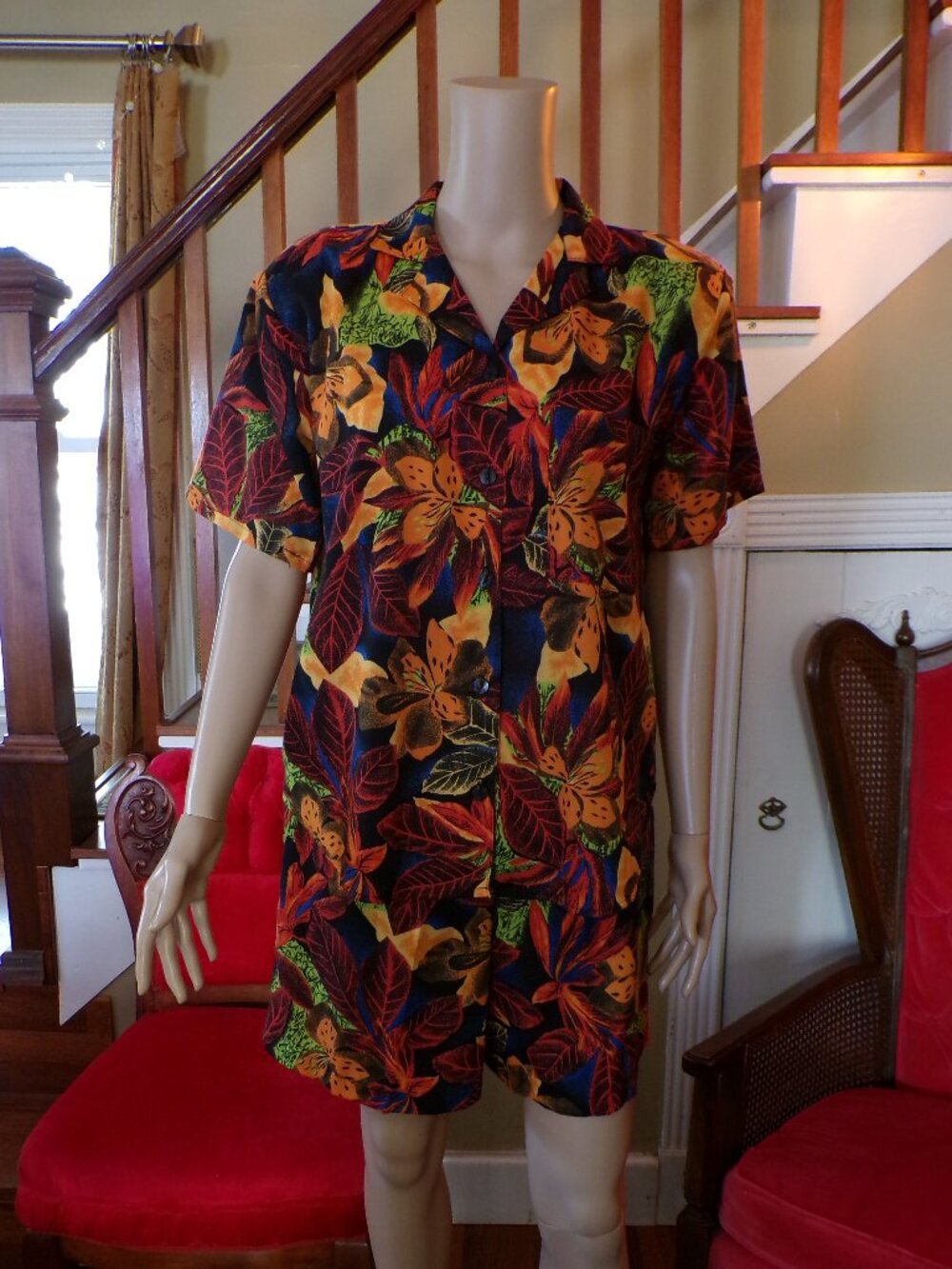 CRISTIN STEVENS Women’s VTG Hawaiian Shirt, Shorts Floral Design 50% Rayon - Med